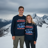 Paar mit Polar Circle Pullovern - Schnee