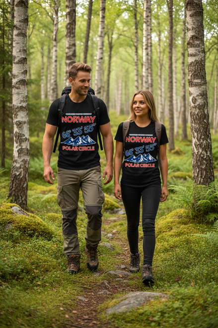 Paar mit schwarzen T-Shirts - Wald