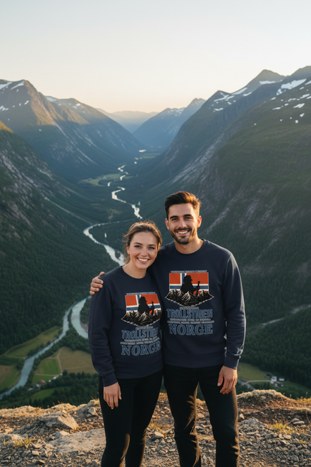 Paar mit Trollstigen Pullovern - Tal